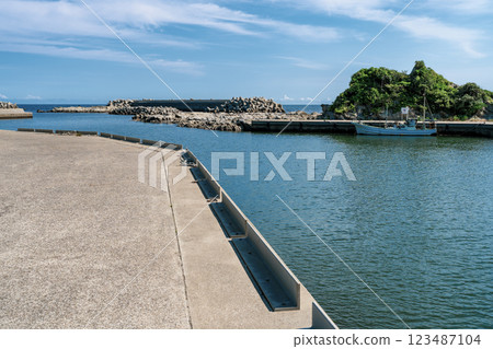 Miyagawa Port in Miura City: A quiet and beautiful fishing port scene 123487104