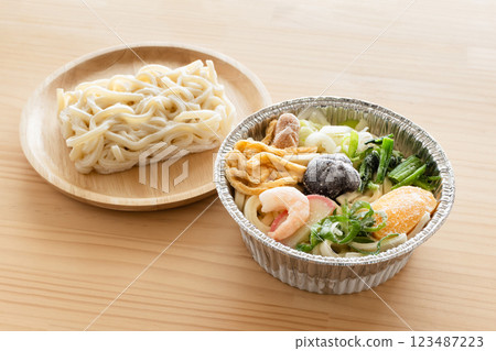 Frozen udon noodles, frozen nabeyaki udon noodles 123487223