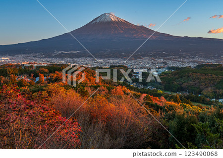 Autumn leaves and Mt. Fuji seen from Mt. Myojo in autumn Autumn leaves and Mt. Fuji seen from Mt. Myojo in autumn 123490068