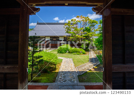 The main hall of Genko-an as seen from the temple gate The main hall of Genko-an as seen from the temple gate 123490133