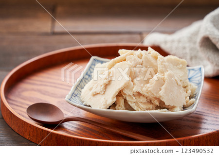 Sake lees - a traditional Japanese fermented food and healthy ingredient Sake lees - a traditional Japanese fermented food and healthy ingredient 123490532