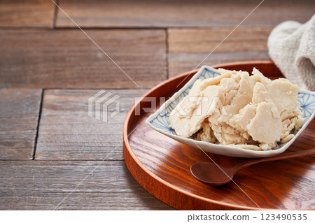 Sake lees - a traditional Japanese fermented food and healthy ingredient Sake lees - a traditional Japanese fermented food and healthy ingredient 123490535