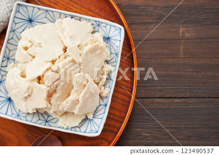 Sake lees - a traditional Japanese fermented food and healthy ingredient Sake lees - a traditional Japanese fermented food and healthy ingredient 123490537
