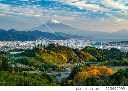 Autumnal countryside and Mt. Fuji seen from Nihon-daira Autumnal countryside and Mt. Fuji seen from Nihon-daira 123490993