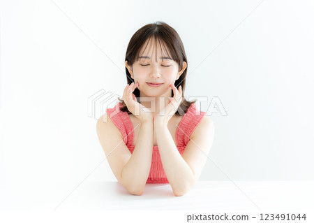 年輕女子的美麗形象 年輕女子的美麗形象 123491044