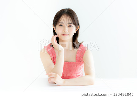 年輕女子的美麗形象 123491045