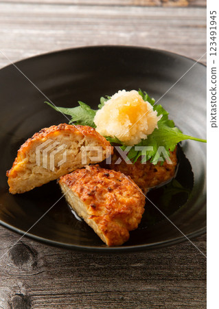 Tofu hamburg 123491945