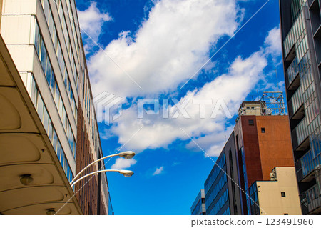 [京都風景]四條通的天空和建築物 123491960