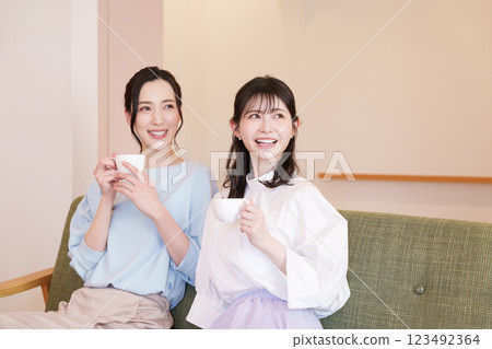 中年婦女外出度過女孩之夜 123492364