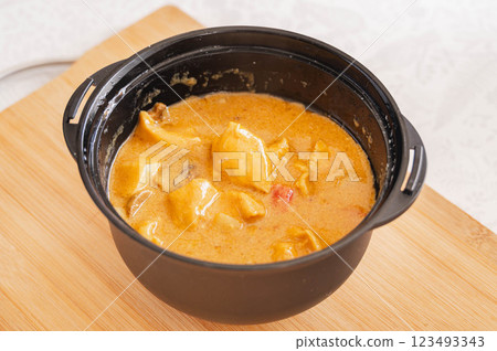 Easy butter chicken curry in the microwave Easy butter chicken curry in the microwave 123493343