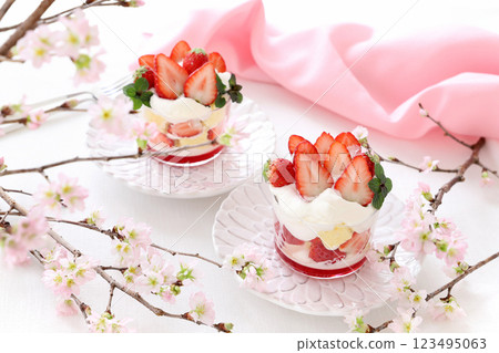 草莓蛋糕－賞櫻甜點 123495063