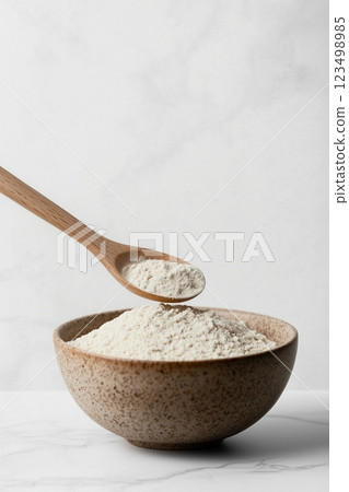 Protein powder and spoon 123498985