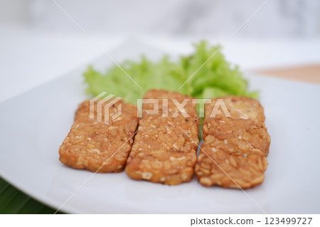 tempe goreng fried tempeh indonesian vegetarian food tempe goreng fried tempeh indonesian vegetarian food 123499727