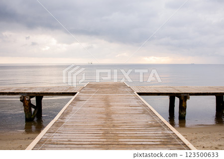 Wooden pier by the Baltic sea in Sopot city center 123500633