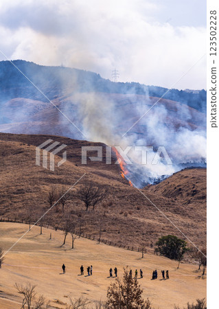 閃耀春光的觀光休憩勝地:近距離觀賞阿蘇(俵山)火燒場 閃耀春光的觀光休憩勝地:近距離觀賞阿蘇(俵山)火燒場 123502228