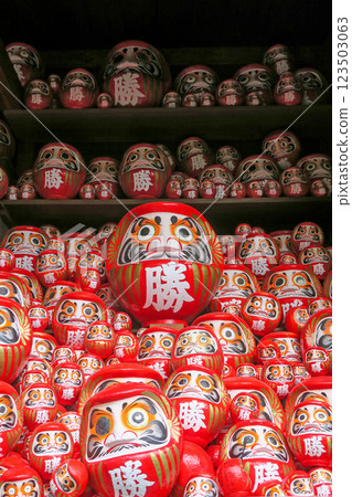Osaka Minoh Katsuo-ji Temple Winning Daruma Dedication Shelf 123503063