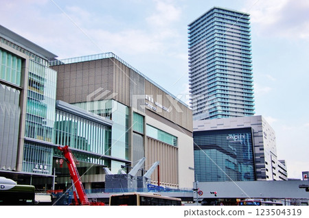 Hiroshima City Image (Hiroshima Station and New Station Building) 123504319