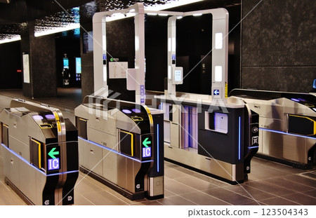 Facial Recognition Checkpoint at Yumeshima Station (Osaka) 123504343