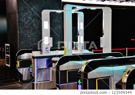 Facial Recognition Checkpoint at Yumeshima Station (Osaka) 123504344