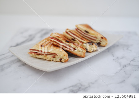 french toast french toast 123504981