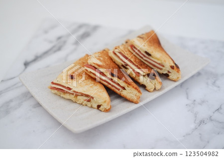 french toast french toast 123504982