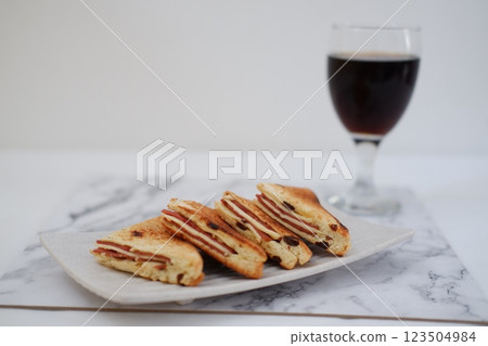 french toast with cola 123504984