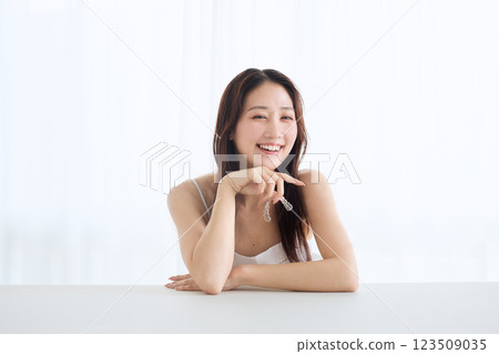 Female with mouthpiece correction Female with mouthpiece correction 123509035