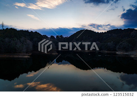 氣溫回升，奈良布目水壩開始有春天的氣息。 123515032