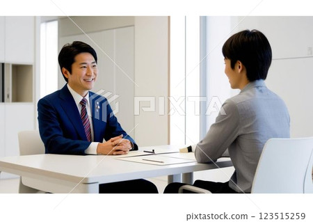 Interviews and consultations in a bright office 123515259