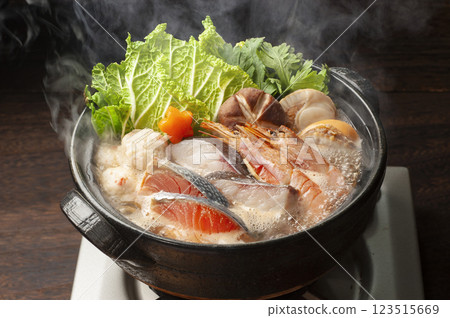 Seafood hotpot 123515669
