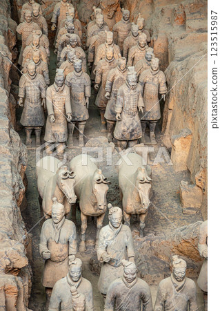 Excavated sculptures statues of the terracota army soldiers and horses of Qin Shi Huang emperor, Xian, Shaanxi, China Excavated sculptures statues of the terracota army soldiers and horses of Qin Shi Huang emperor, Xian, Shaanxi, China 123515987