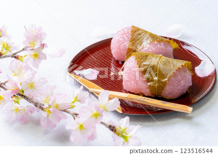 [Spring ingredients] Sakuramochi, Kansai-style Sakuramochi, Domyoji [Food ingredients] 123516544