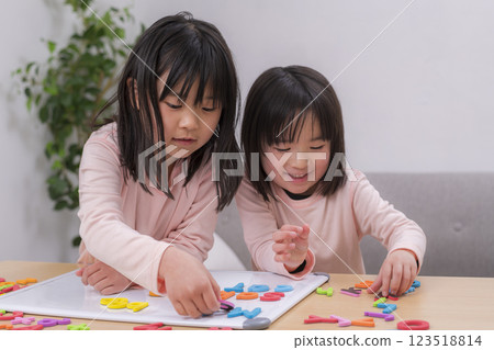 姊妹學習英語 姊妹學習英語 123518814
