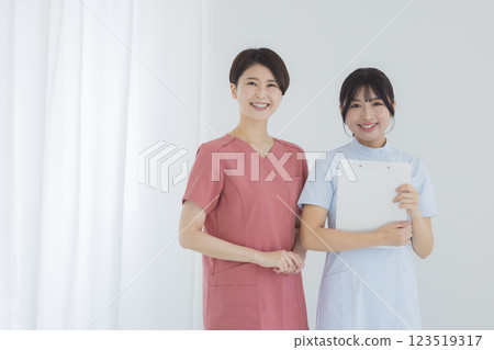 醫護人員、醫生、護士、護理人員、醫療管理人員 123519317