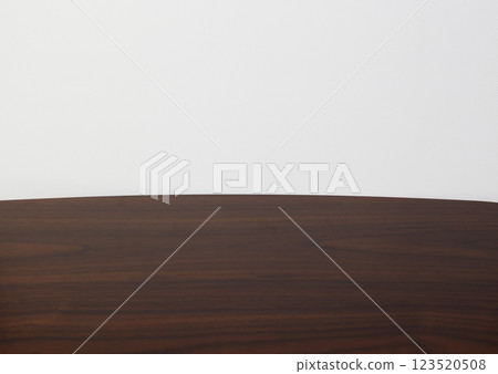 木桌和白牆 123520508