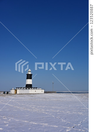 Cape Notoro Lighthouse in winter 123520887