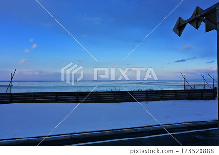 北濱站在冬天 123520888