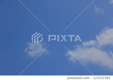 Summer blue sky and white clouds 123521565