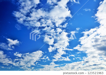 秋天天空和雲彩 123521963