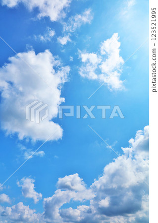 夏天藍天和雲彩 夏天藍天和雲彩 123521995