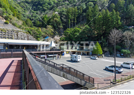 丘山洞、商店和建築物 “偉大的丘山洞：3億年前地球創造的自然之謎” 球磨郡球磨村 123522326