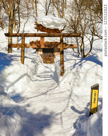 鳩屋八幡神社（立式） 123522823