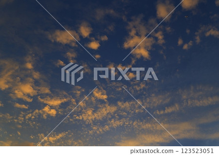 A cloud that stains in the sunset A cloud that stains in the sunset 123523051
