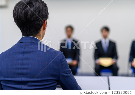 多人商業形象剪切 123523095