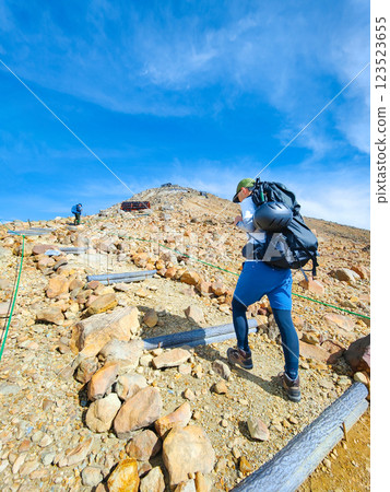 夏季攀登禦嶽山：大瀧山頂至劍峰（八長達魯米） 123523655