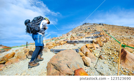 Climbing Mt. Ontake in summer: Otaki summit to Kengamine (Hachō-dārumi) 123523690