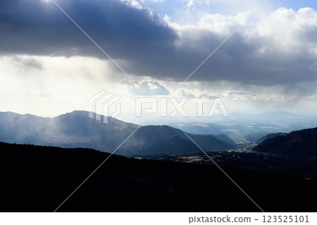 照進山裡的陽光：阿甦的風景 123525101