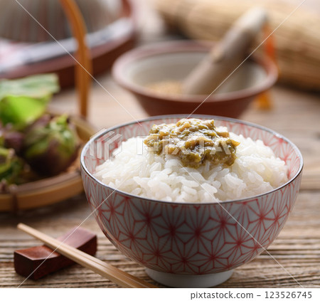 白屈菜味噌飯 白屈菜味噌飯 123526745