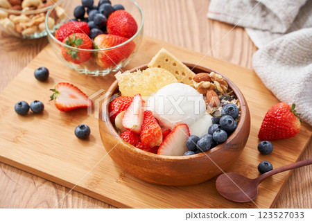 Greek yogurt and fruit breakfast bowl Greek yogurt and fruit breakfast bowl 123527033