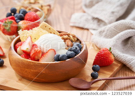 Greek yogurt and fruit breakfast bowl Greek yogurt and fruit breakfast bowl 123527039